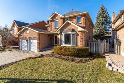 54 Kenpark Ave, House other with 4 bedrooms, 3 bathrooms and 4 parking in Brampton ON | Image 3