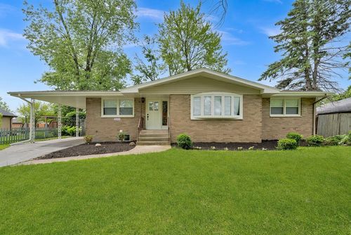 3245 S Manor Dr, Lansing, IL, 60438-3620 | Card Image
