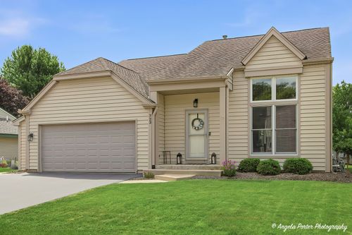 723 Edelweiss Dr, Lake Zurich, IL, 60047-2492 | Card Image
