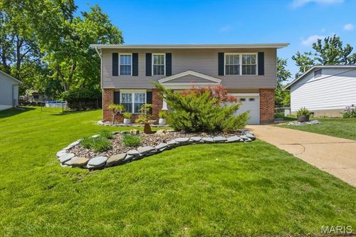 2429 Wesford Dr, Maryland Heights, MO, 63043-4117 | Card Image