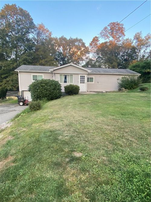 129 Fern Dr, Trafford, PA, 15085-1345 | Card Image