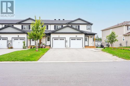 200 Daffodil Court, Gravenhurst (Muskoka (S)), ON, P1P0B8 | Card Image