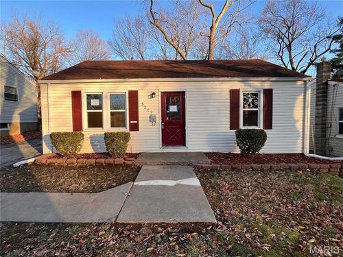 3222 W Tennyson Ave, Saint Louis, MO, 63114-2806 | Card Image