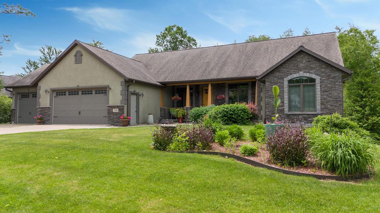 Fountain Hills Blvd, Wausau, WI 54403