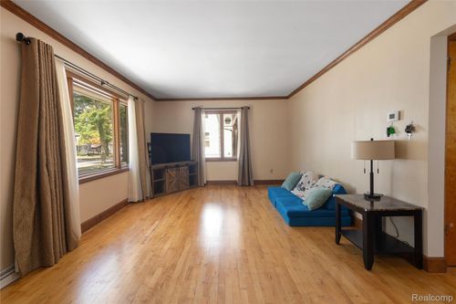 522 Mckinley St, Chelsea, MI, 48118-1029 | Card Image