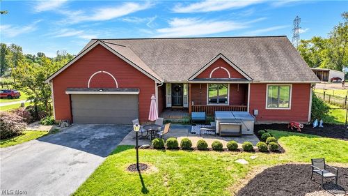 18 Manning Rd, Mogadore, OH, 44260-9524 | Card Image
