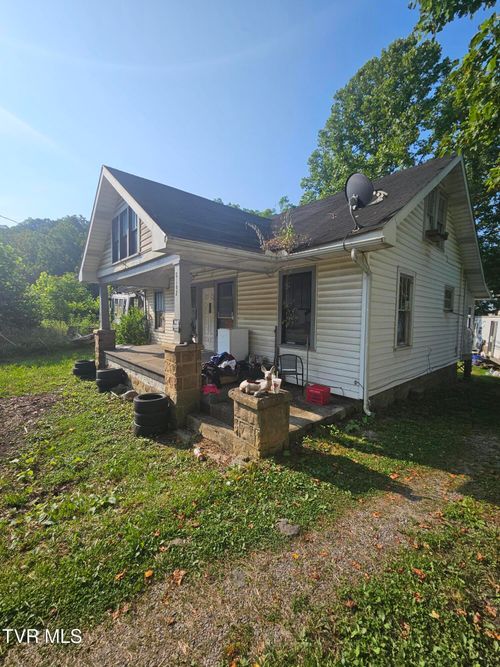 8102 Main St, Pound, VA, 24279 | Card Image