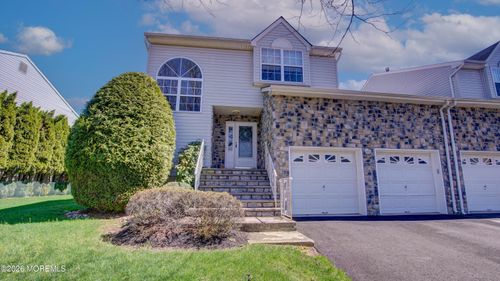 37 Hummingbird Ct, Marlboro, NJ, 07746-2510 | Card Image