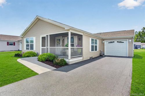 10 Orlando Dr, Poughkeepsie, NY, 12603-6624 | Card Image