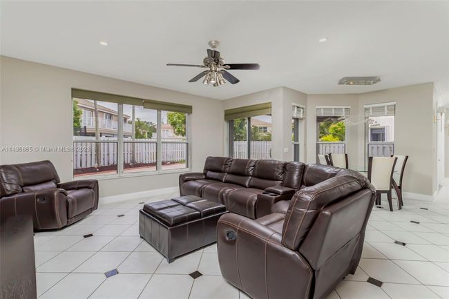 15862 Sw 24th St, House other with 6 bedrooms, 4 bathrooms and null parking in Miramar FL | Image 13