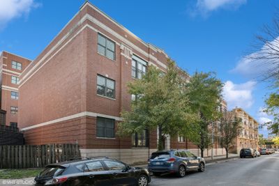 205N - 2771 W Francis Place, Condo with 2 bedrooms, 1 bathrooms and 1 parking in CHICAGO IL | Image 2