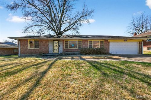 1326 Northumberland Dr, Saint Louis, MO, 63137-1413 | Card Image