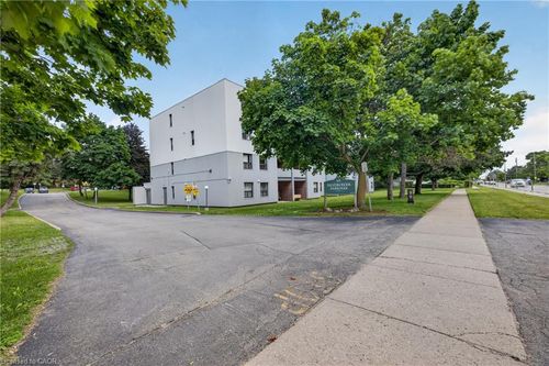 401-65 Silvercreek Pky N, Guelph, ON, N1H7R9 | Card Image