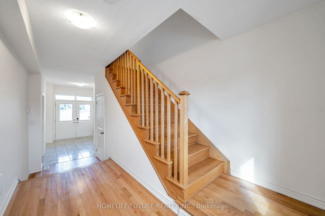 7 Coppini Lane, House attached with 3 bedrooms, 3 bathrooms and 1 parking in Ajax ON | Image 5