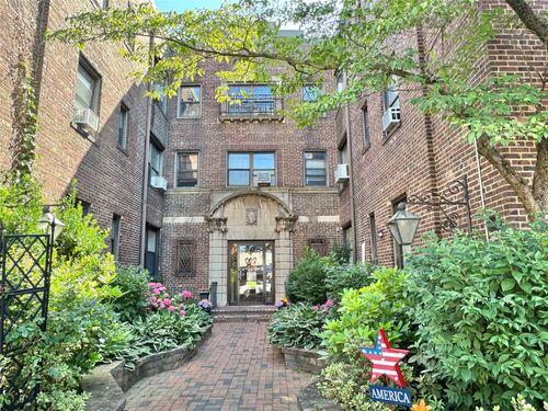 apt-3er-7 Bond St, Great Neck, NY, 11021-2435 | Card Image