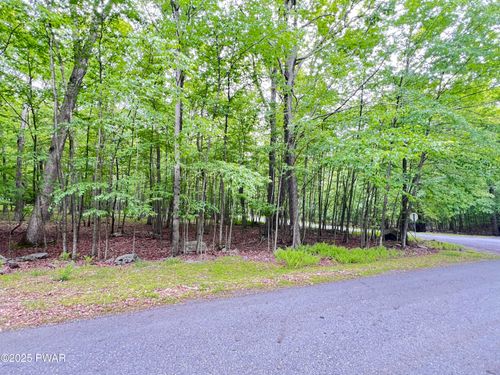 105 Duffys Dr, Dingmans Ferry, PA, 18328-4395 | Card Image