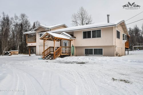 20735 Crabtree St, Chugiak, AK, 99567-5927 | Card Image