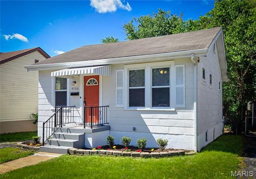 4706 Tesson St, Saint Louis, MO, 63116-1037 | Card Image