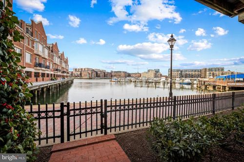 4-2323 Boston St, BALTIMORE, MD, 21224-3670 | Card Image