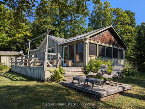 15 Bella Lane, Seguin, ON, P2A0B6 | Card Image