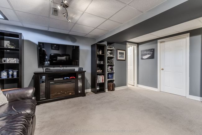 2033 Headon Forest Dr, House other with 5 bedrooms, 4 bathrooms and 2 parking in Burlington ON | Image 33