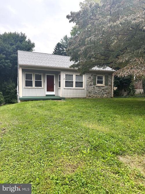 122 Elizabeth St, Millersville, PA, 17551-1908 | Card Image