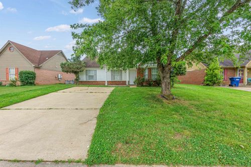 2961 Churchwell Dr, Horn Lake, MS, 38637-1212 | Card Image