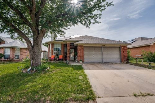 2949 Salado Trl, Fort Worth, TX, 76118-7302 | Card Image