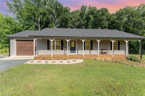3774 Hoover Hill Rd, Trinity, NC, 27370-8550 | Card Image