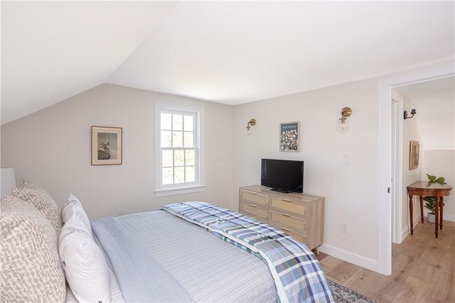 4 Gladding Ct, Home with 3 bedrooms, 1 bathrooms and 3 parking in Newport RI | Image 37