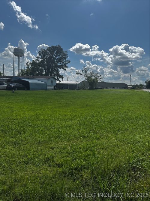 000 Cherokee St, S Coffeyville, OK, 74072 | Card Image