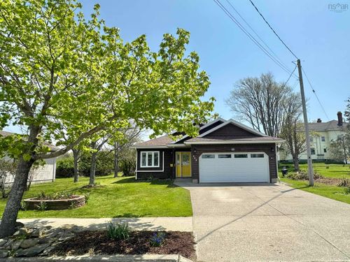 469 Brunswick Street, Yarmouth, NS, B5A4V4 | Card Image