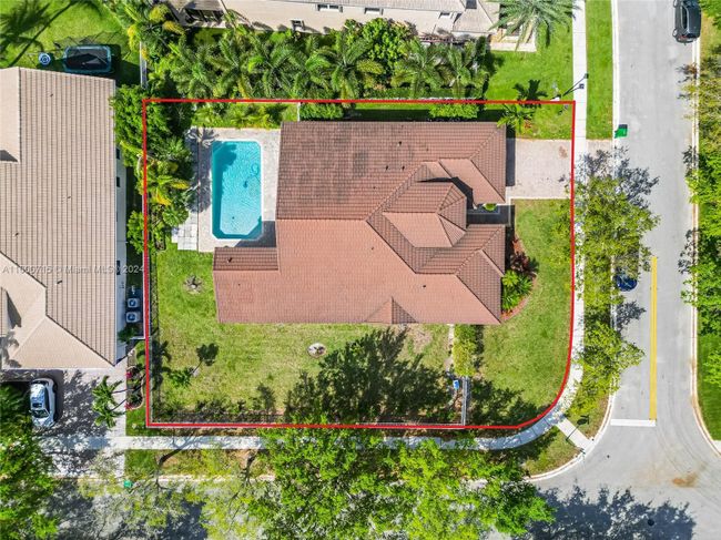 18708 Sw 47th St, House other with 5 bedrooms, 3 bathrooms and null parking in Miramar FL | Image 6