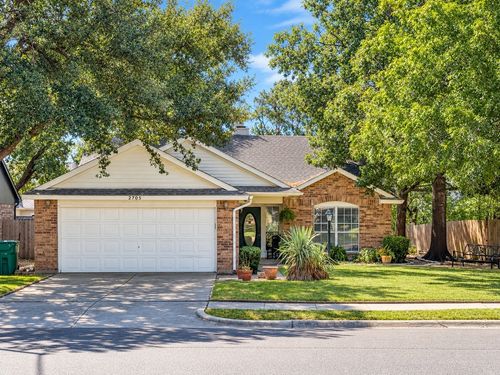 2705 Thunderbird Dr, Denton, TX, 76207-1603 | Card Image