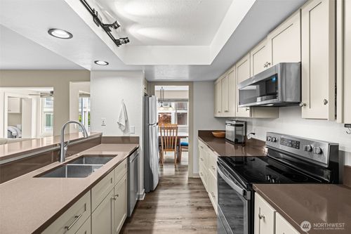 apt-106-22215 6th Ave S, Des Moines, WA, 98198-6211 | Card Image