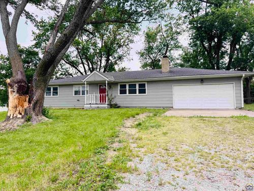 104 Monroe St, Pomona, KS, 66076-8133 | Card Image