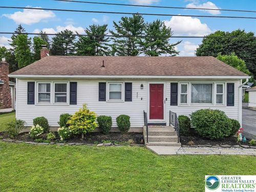 489 Sportsman Club Rd, Nazareth, PA, 18064-9269 | Card Image