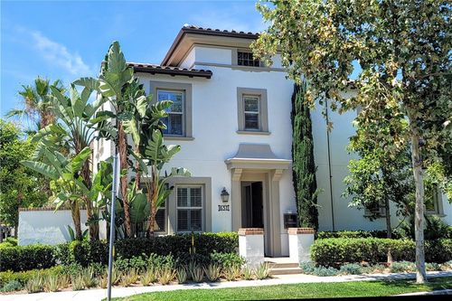 651 E Valencia St, Anaheim, CA, 92805-4764 | Card Image