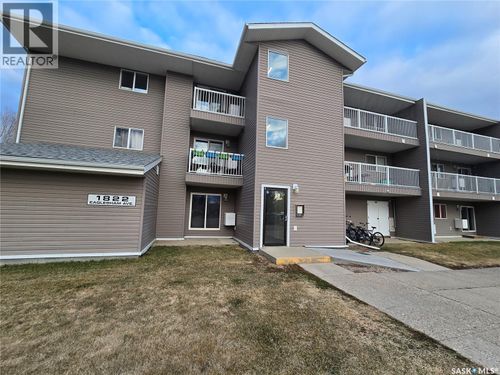 301-1822 Eaglesham Ave, Weyburn, SK, S4H3A8 | Card Image