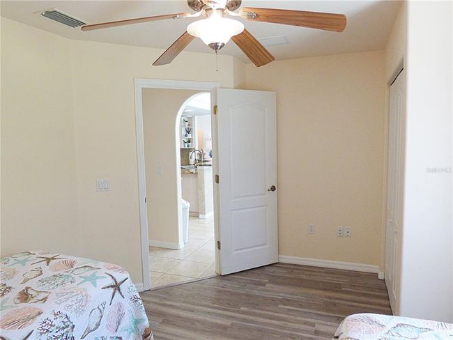spacious, cable outlet available | Image 53