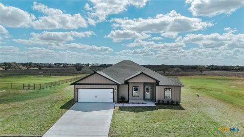 321 Whitetail Ln, Victoria, TX, 77905-4561 | Card Image