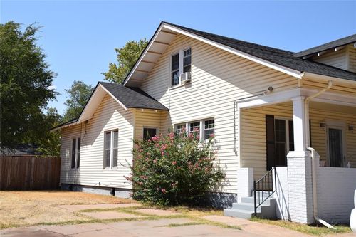404 S 9th St, Clinton, OK, 73601-4428 | Card Image