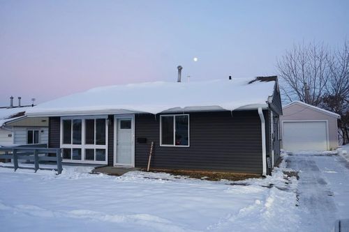 1209 16th St Sw, Cedar Rapids, IA, 52404-1743 | Card Image