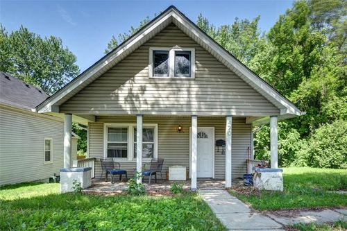 420 N White Ave, Kansas City, MO, 64123-1554 | Card Image