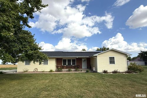 482 E 4th St, Woodhull, IL, 61490-5105 | Card Image