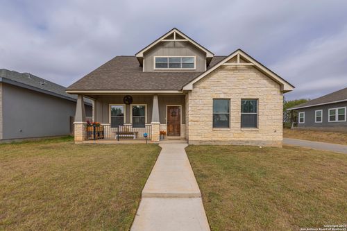 752 Crestview, Floresville, TX, 78114-1653 | Card Image