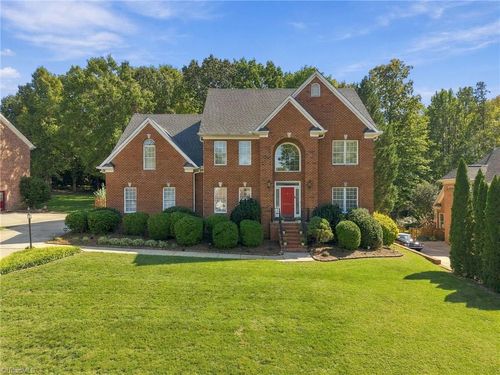 4001 Friendly Acres Dr, Greensboro, NC, 27410-2876 | Card Image