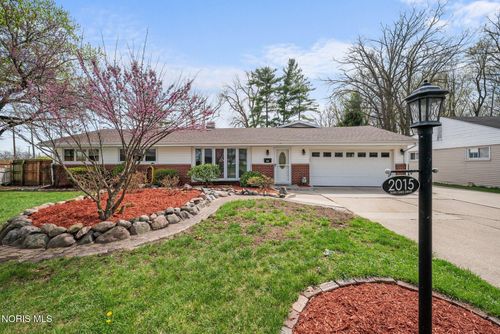 2015 Burr Oaks Dr, Toledo, OH, 43613-3505 | Card Image