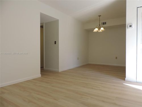 204-566 Nw 114th Ave, Sweetwater, FL, 33172 | Card Image