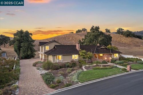 2385 Holly Oak Dr, Danville, CA, 94506-2027 | Card Image